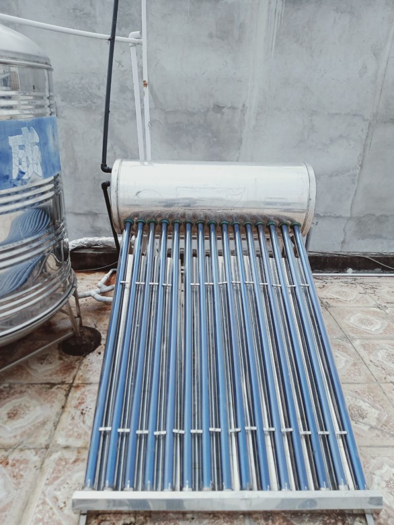 Sửa máy nước nóng năng lượng mặt trời quận 10